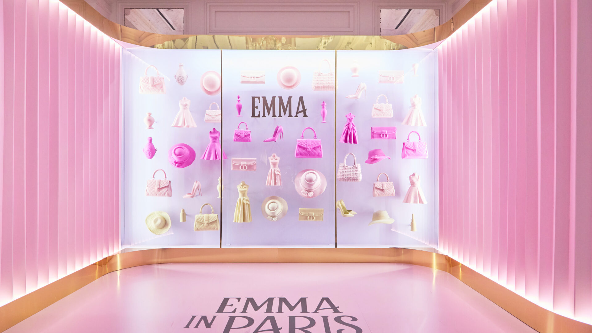 Emily in Paris — Immersive Photo Experience