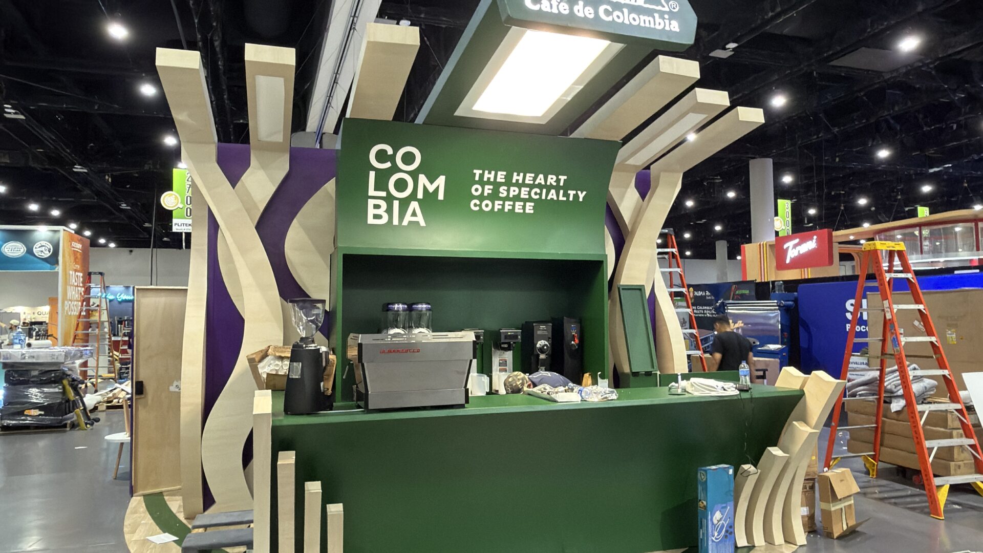 Convention Center Activations: Retail-Grade Builds on a Show Schedule